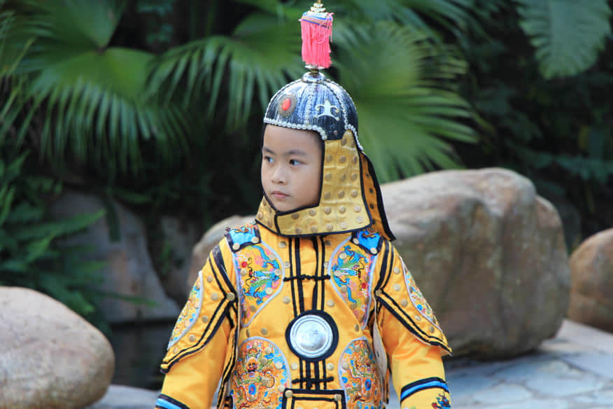 準備照相的孩子